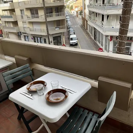 Equipe Pour 4 Personnes, Proche - 2calypi/2 * Canet-en-Roussillon